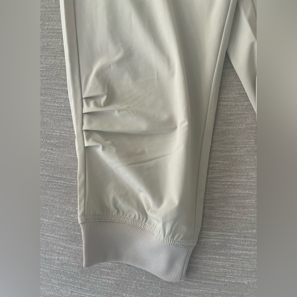 Kyodan Featherweight Collection Ultra-Legger Cream Capri Jogger Size L NWT - Picture 8 of 15